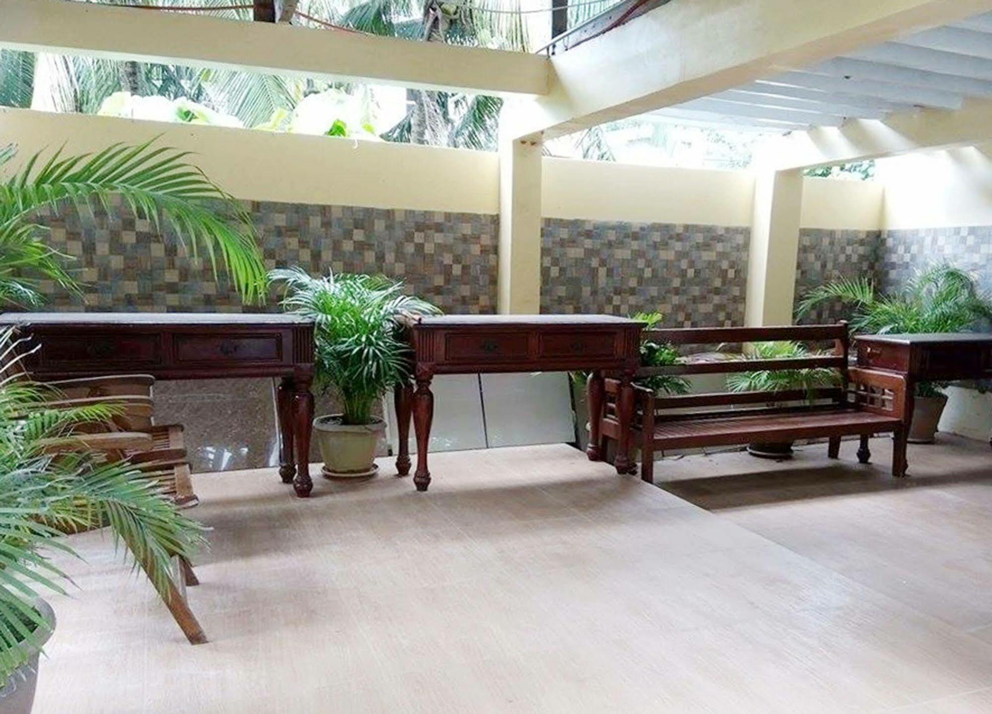 Lukay Las Brisas Balabag  外观 照片